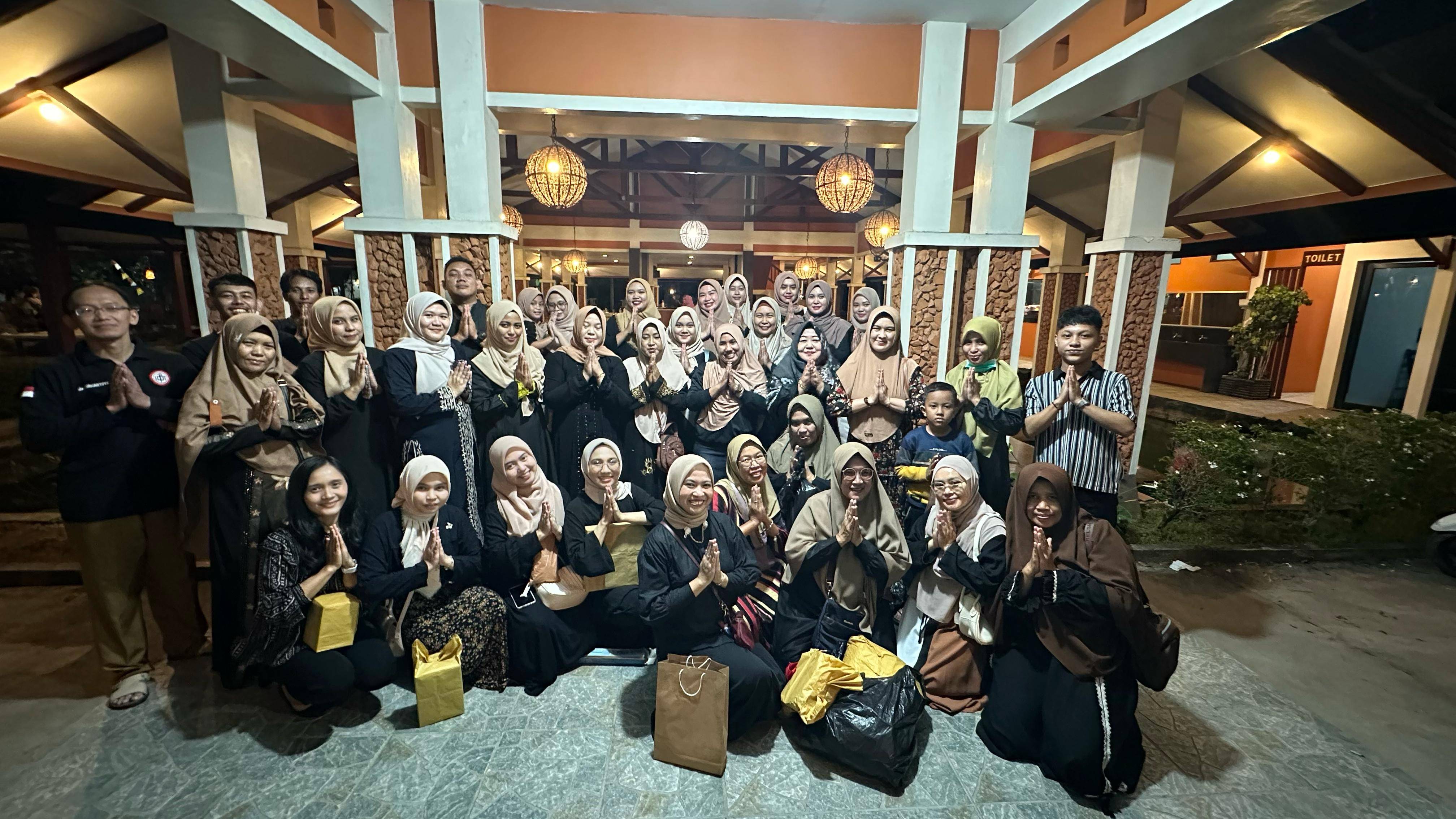 Kegiatan Buka Puasa Bersama Pimpinan dan Staf Puskesmas Semudun
