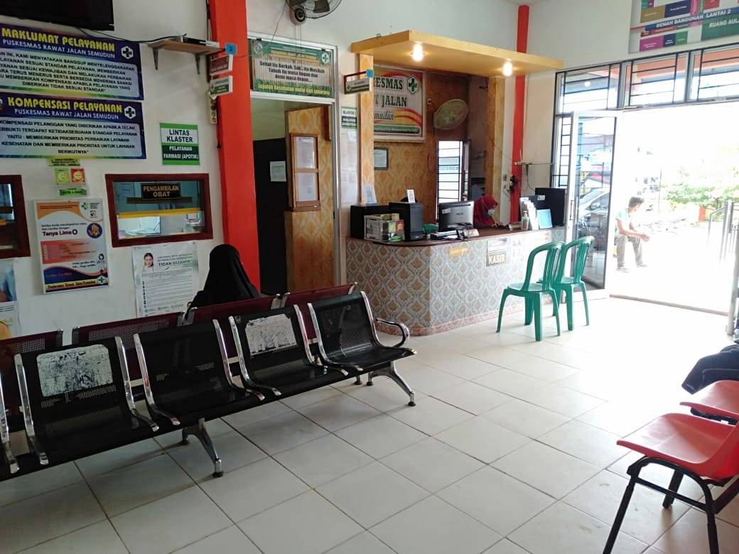 Ruang Tunggu Puskesmas Rawat Jalan Semudun